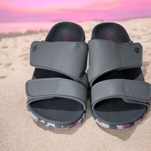 Spenco Woman's Size 8D Velcro Pink and Gray Camouflage Sandals/slip Ons